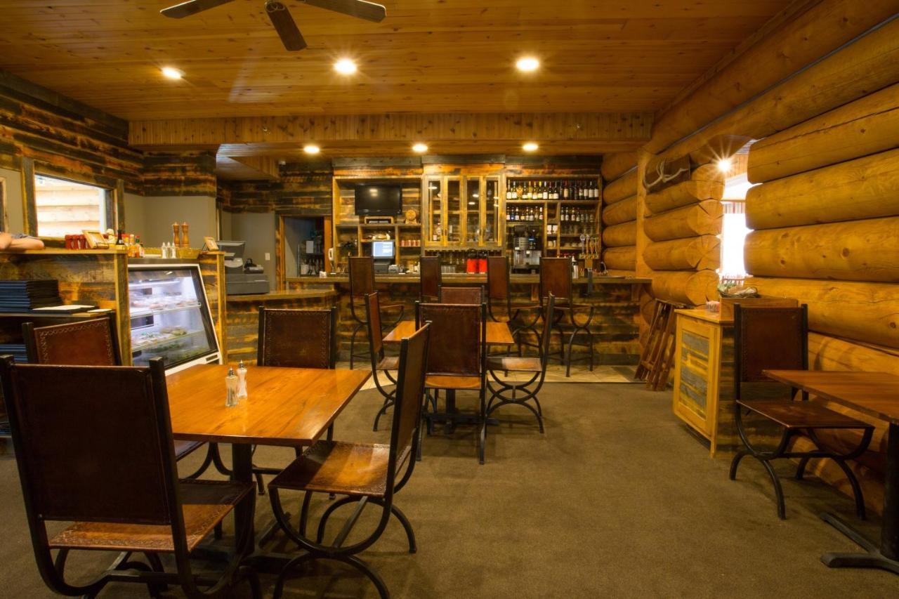Headwaters Lodge & Cabins At Flagg Ranch Моран Экстерьер фото